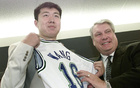 24年前王治郅NBA首秀，得6分3板。