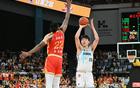 青島大勝廣廈，期待黑八！三外援82分，廣廈罰球多仍敗北。