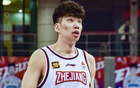 余嘉豪四季CBA，獲星銳獎(jiǎng)及兩度入選二陣。